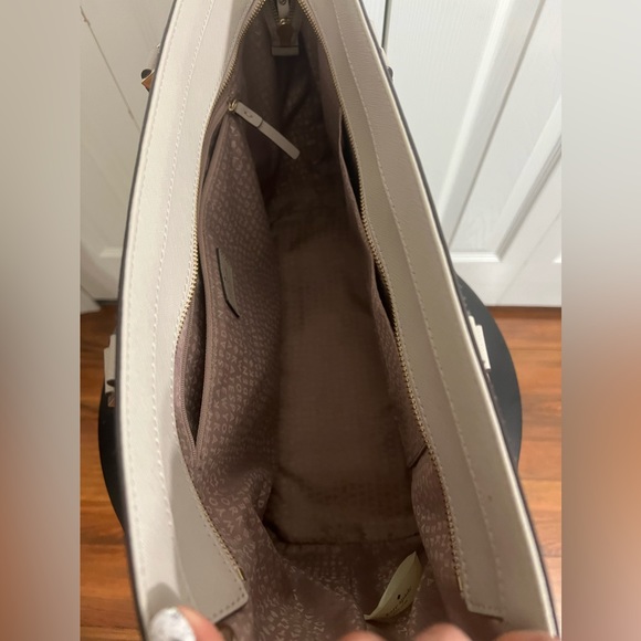 (A1) Kate Spade - Beige New York Newbury Lane Dally XL- tote - Picture 4 of 5